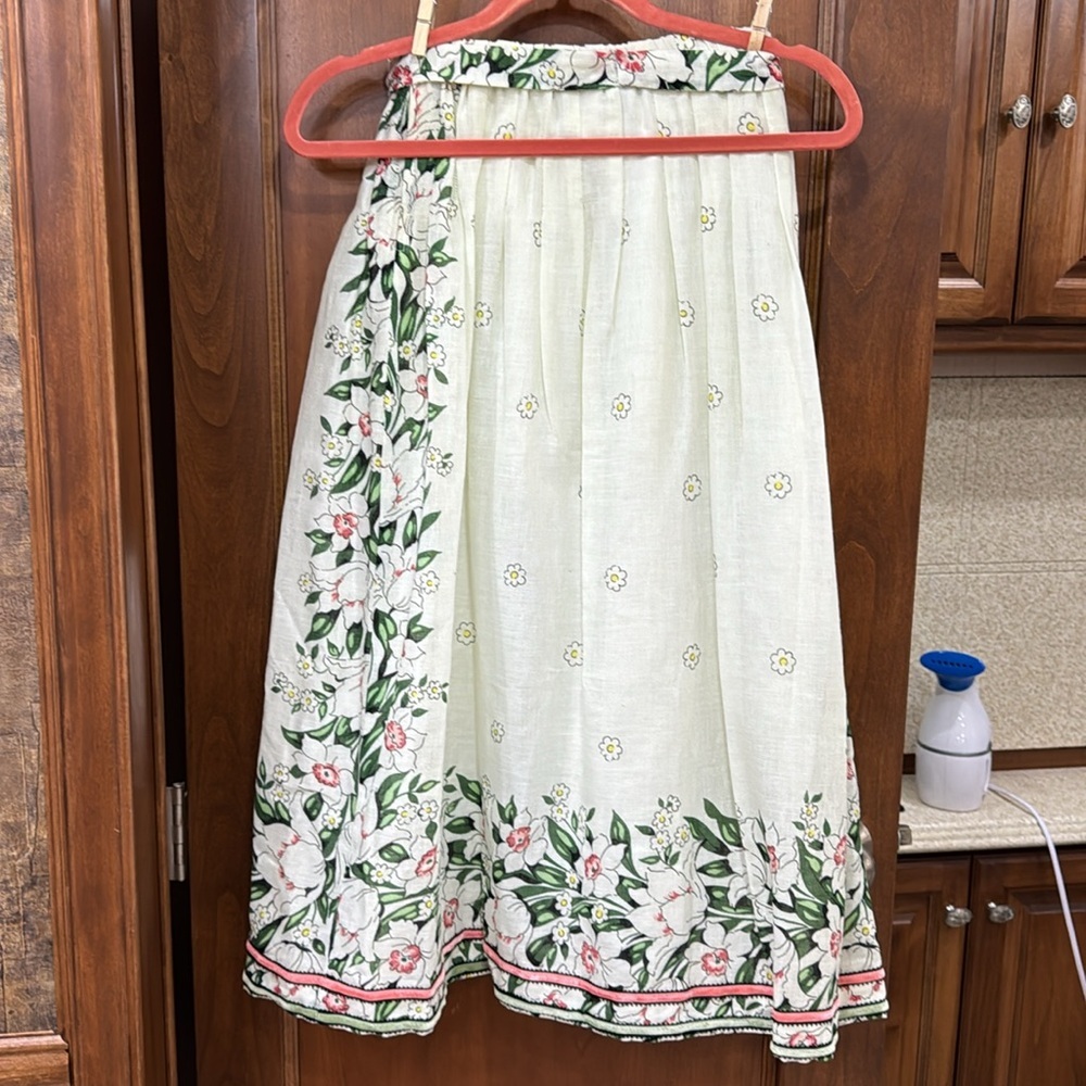 70’s gorgeous Chessa Davis floral skirt size small - Picture 3 of 8